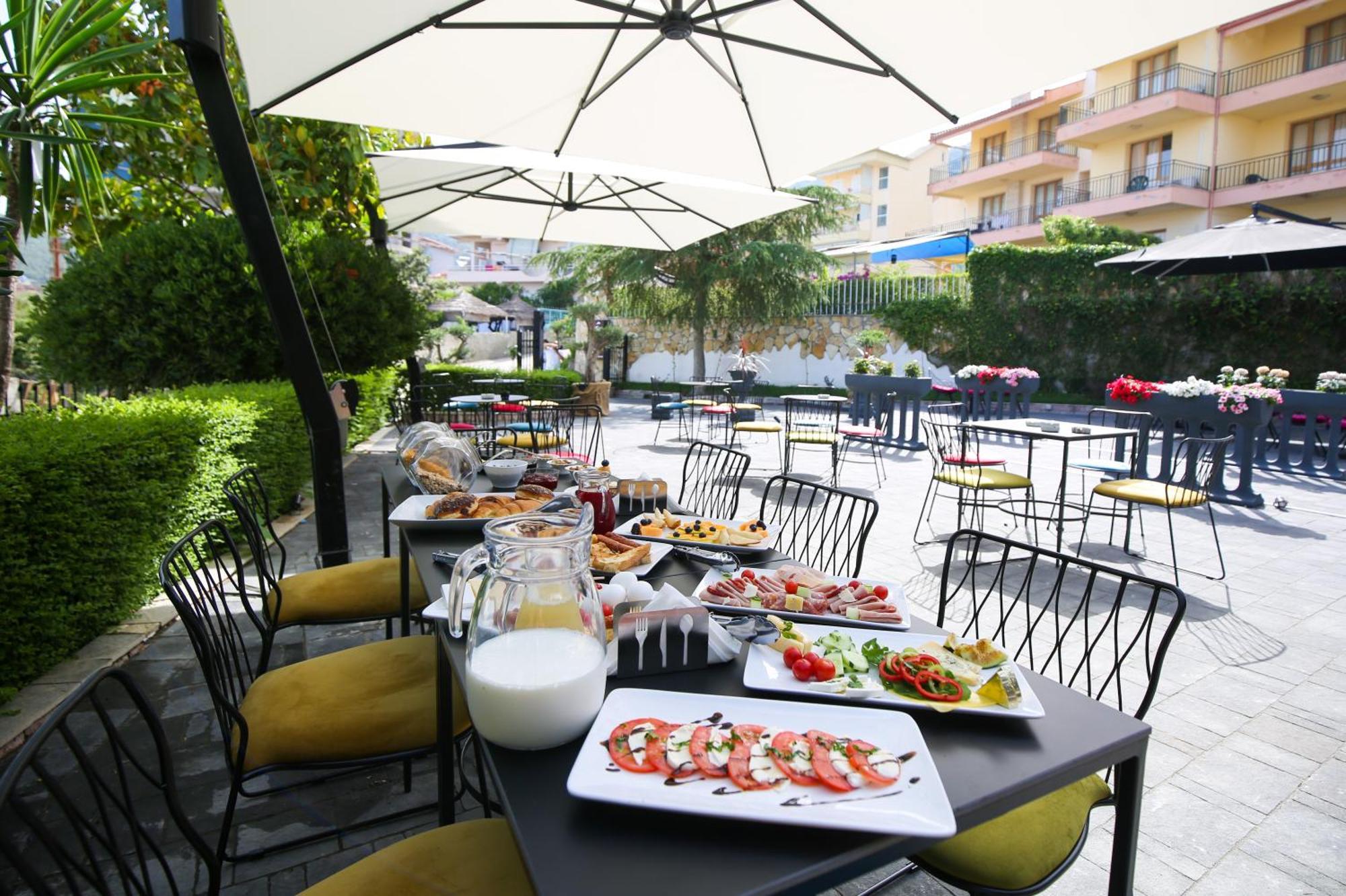 Hotel The Hart Vlorë Exterior foto